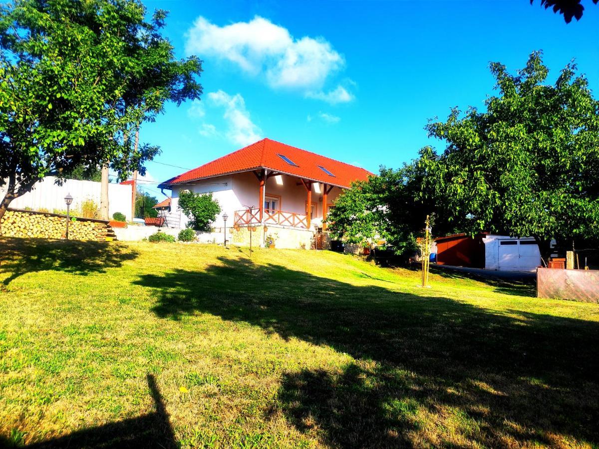 Szandra Appartement *
