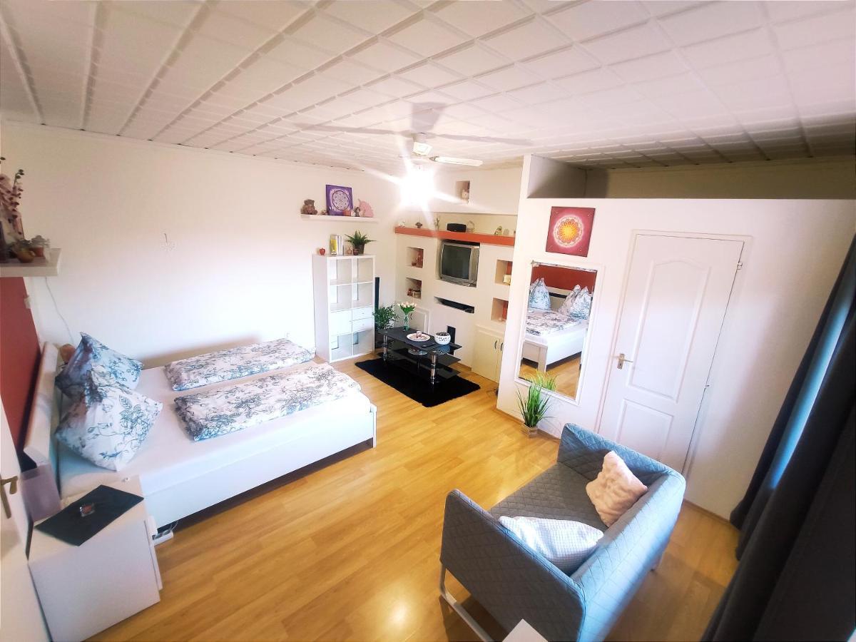 Szandra Appartement *